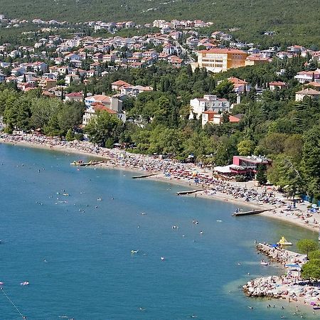 Buto Br. 1 Lägenhet Crikvenica Exteriör bild