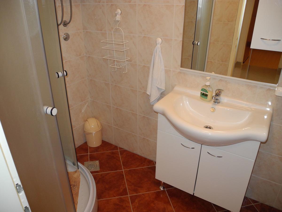 Buto Br. 1 Lägenhet Crikvenica Exteriör bild