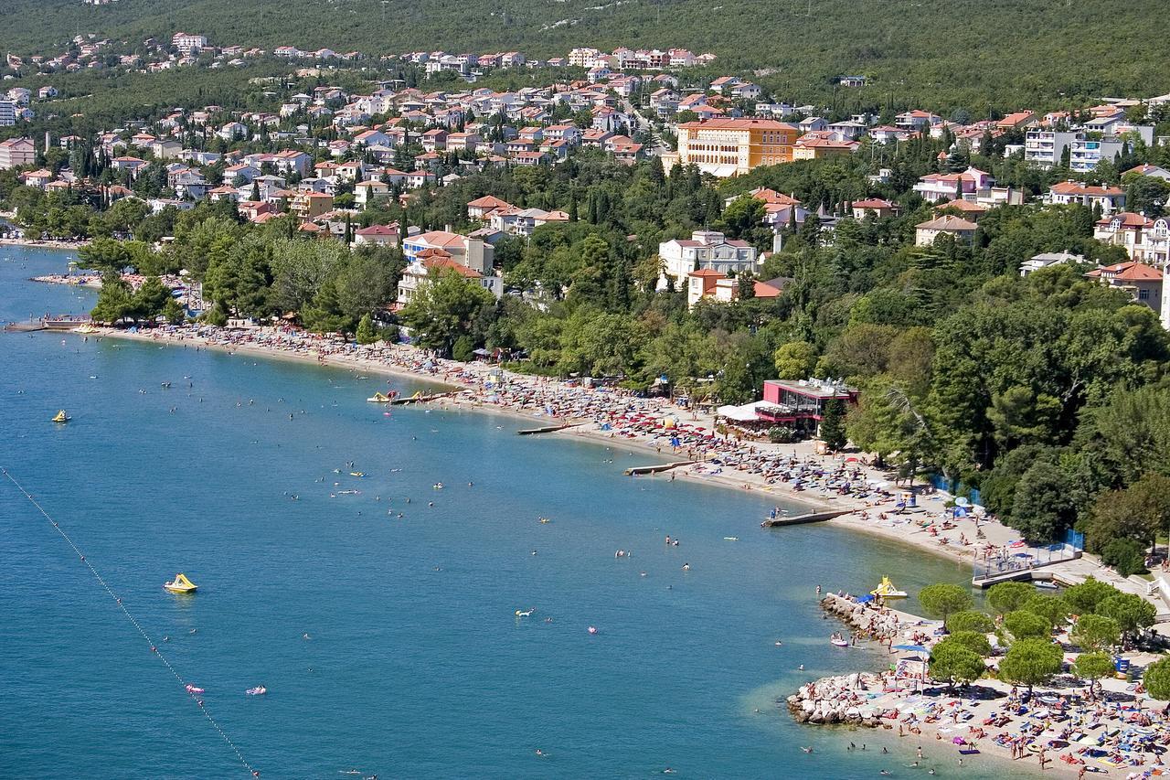 Buto Br. 1 Lägenhet Crikvenica Exteriör bild