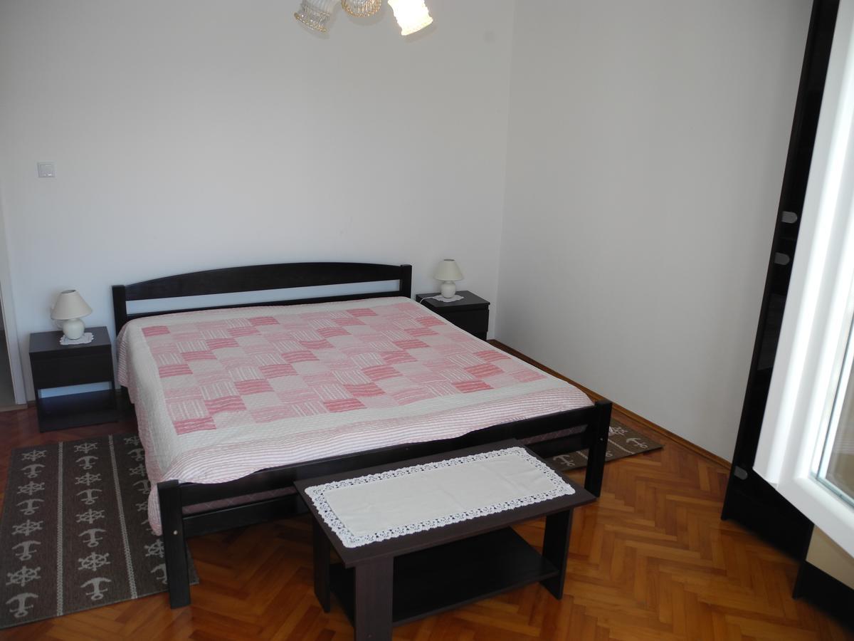 Buto Br. 1 Lägenhet Crikvenica Exteriör bild